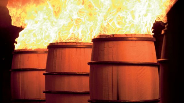 Un grande segreto: Come fanno, mais, grano, malto d’orzo e acqua a diventare un ottimo Jack Daniel’s? Un grande segreto: Come fanno, mais, grano, malto d’orzo e acqua a diventare un ottimo Jack Daniel’s?